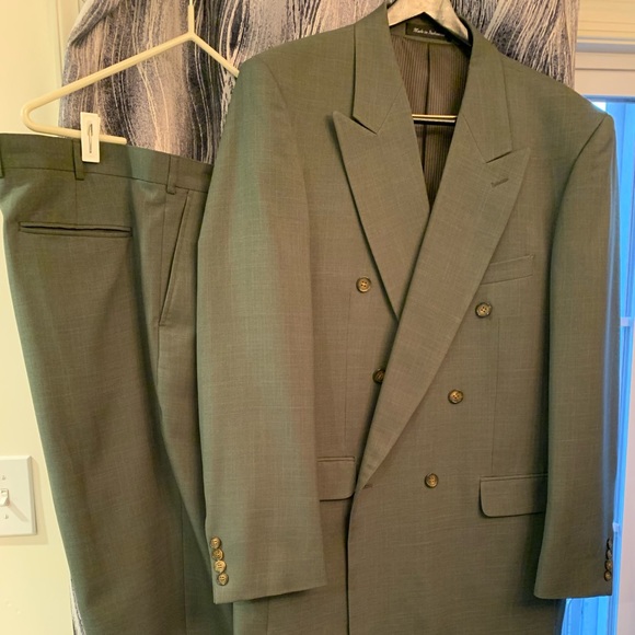 Club International 2-piece suit. 44L jacket, 38 waist - Picture 1 of 6